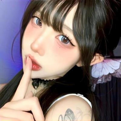 惊恐地